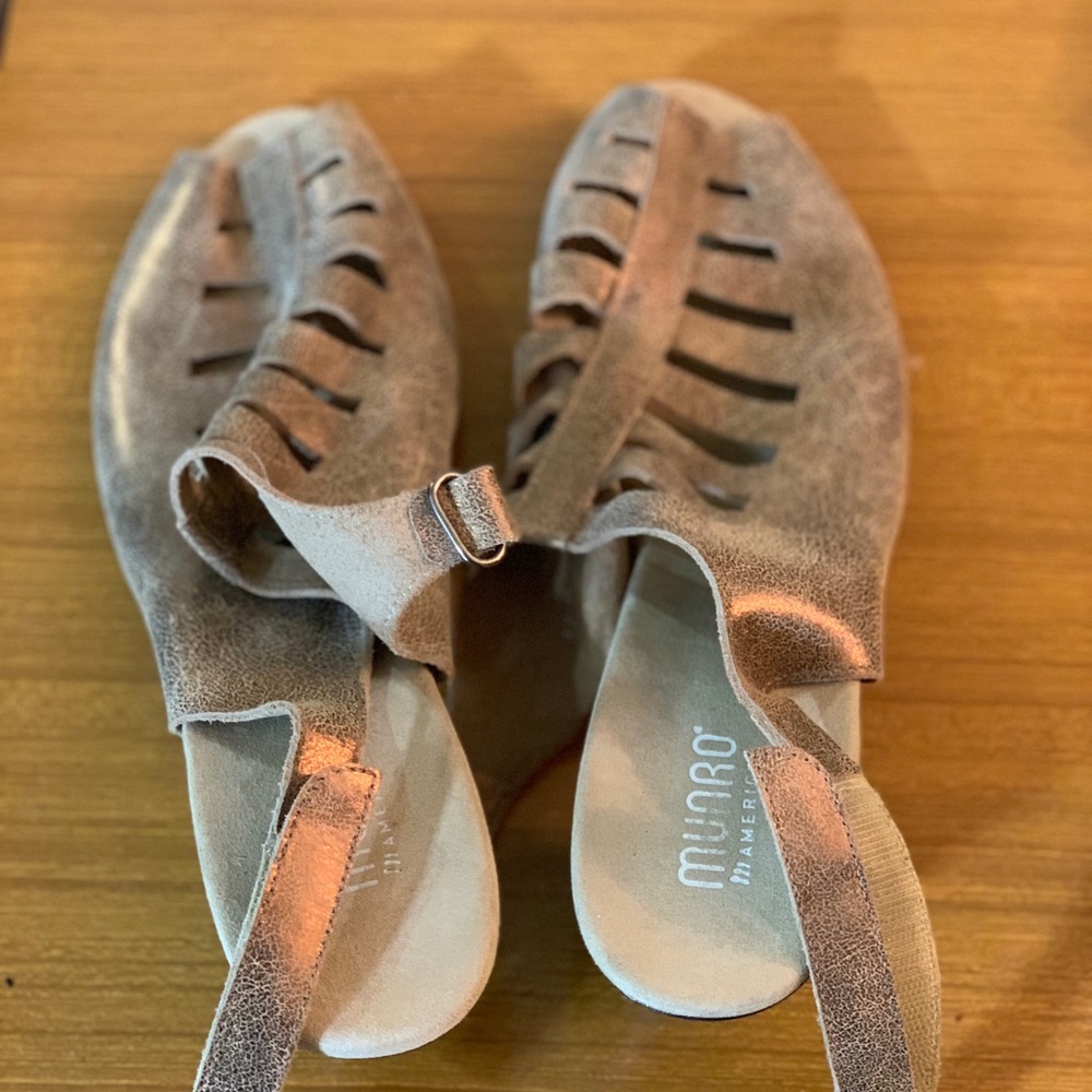 Munro suede sling back